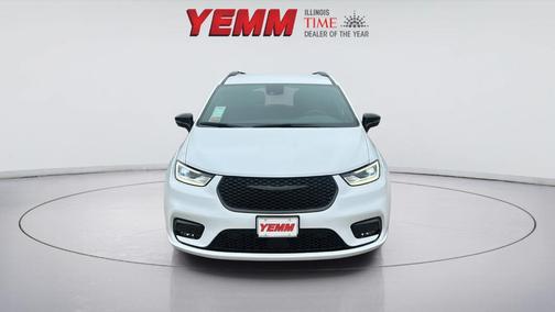 Bright White 2026 Chrysler Pacifica Select
