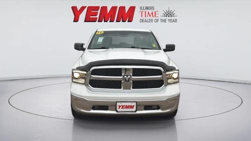 Bright White Clearcoat 2019 RAM 1500 Classic SLT