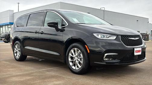 2026 Chrysler Pacifica Select AWD