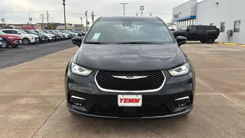 2026 Chrysler Pacifica Select AWD