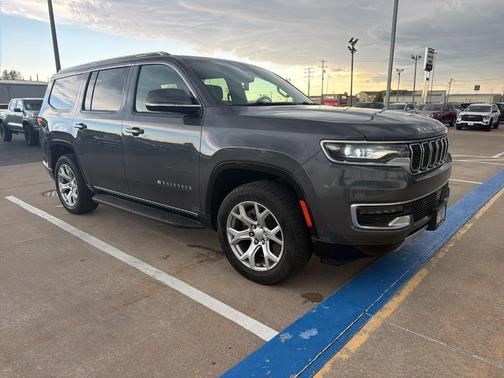 Metallic 2022 Jeep Wagoneer Series II