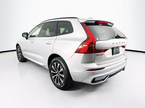 2025 Volvo XC60 B5 Core