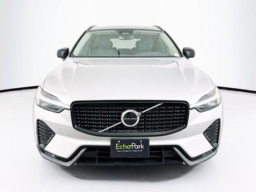 2025 Volvo XC60 B5 Core