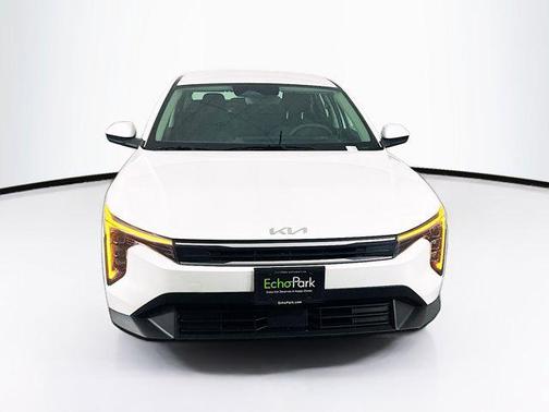 Snow White Pearl 2025 Kia K4 LXS