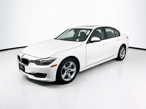 Alpine White 2013 BMW 320 i