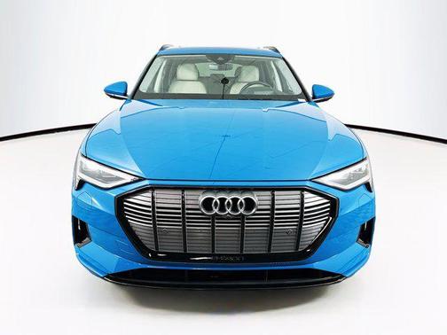 2019 Audi e-tron Premium Plus