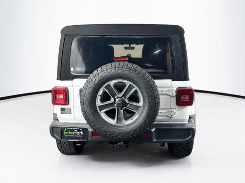 Bright White Clearcoat 2018 Jeep Wrangler Unlimited Sahara