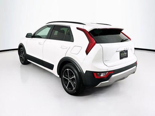 2024 Kia Niro EX