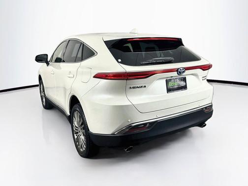 Blizzard Pearl 2022 Toyota Venza Limited