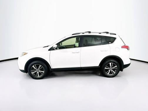 Super White 2017 Toyota RAV4 XLE
