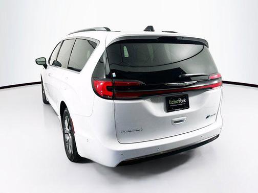 2023 Chrysler Pacifica L