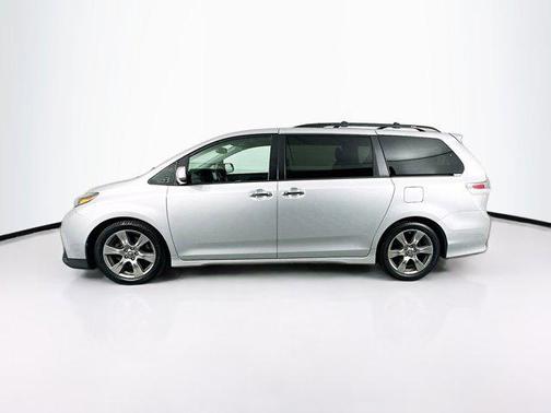 2019 Toyota Sienna SE