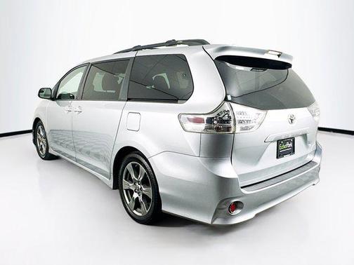2019 Toyota Sienna SE