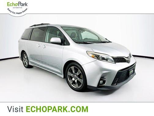 2019 Toyota Sienna SE