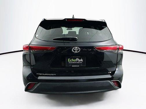 2023 Toyota Highlander LE