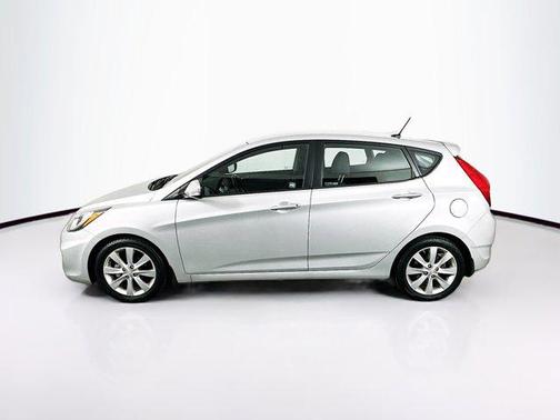 2013 Hyundai Accent SE