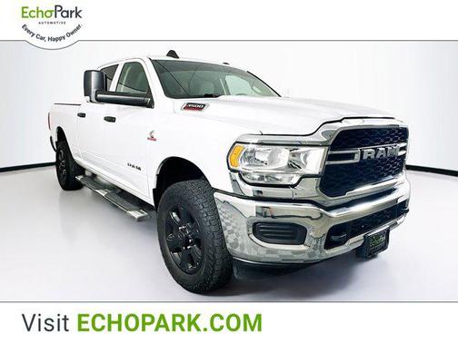 2020 RAM 3500 Tradesman Crew Cab 4x4 6'4' Box