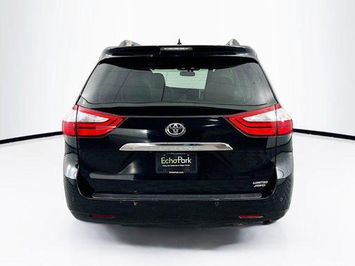 2017 Toyota Sienna Limited Premium