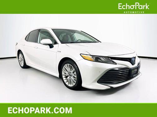 2020 Toyota Camry Hybrid XLE