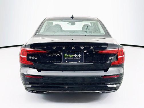 2025 Volvo S60 B5 Plus