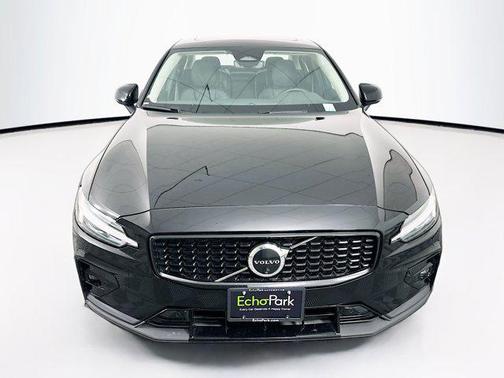 2025 Volvo S60 B5 Plus