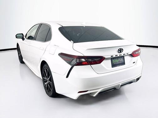 Ice Cap 2023 Toyota Camry SE