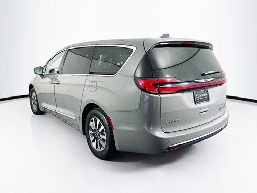 2022 Chrysler Pacifica Hybrid Limited