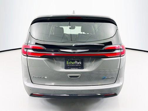 2022 Chrysler Pacifica Hybrid Limited