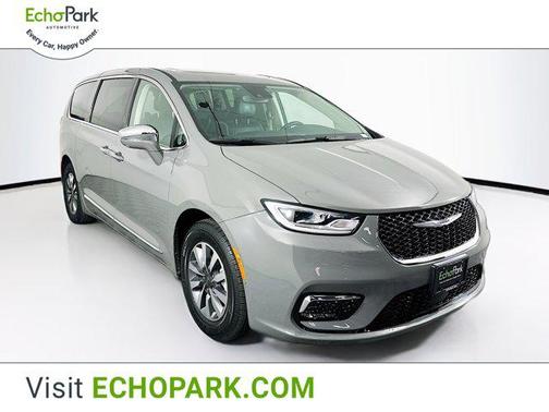2022 Chrysler Pacifica Hybrid Limited