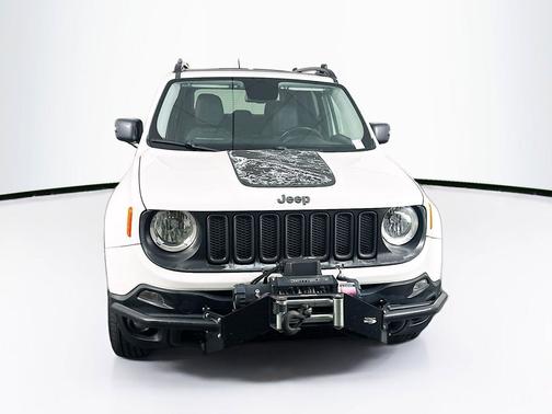 Alpine White 2017 Jeep Renegade Trailhawk