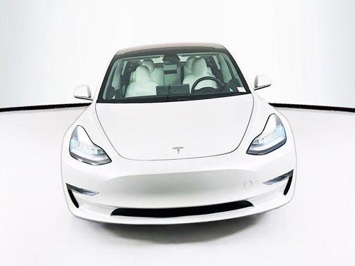 Pearl White Multi-Coat 2018 Tesla Model 3 Long Range