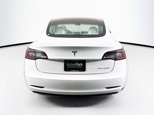 Pearl White Multi-Coat 2018 Tesla Model 3 Long Range