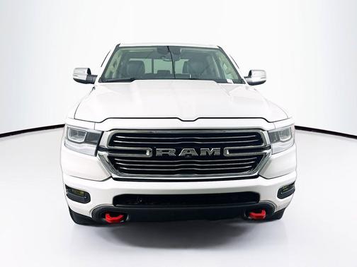 Ivory White Tri-Coat Pearlcoat 2020 RAM 1500 Laramie