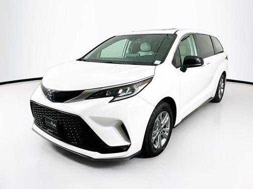 2023 Toyota Sienna XSE 7 Passenger