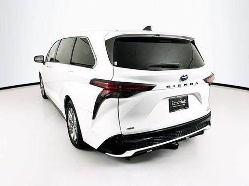 2023 Toyota Sienna XSE 7 Passenger