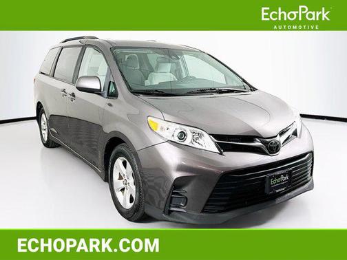 2019 Toyota Sienna LE