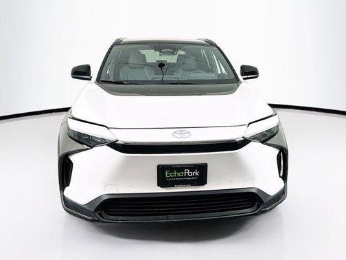 Wind Chill Pearl 2024 Toyota bZ4X XLE