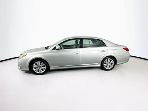Classic Silver Metallic 2012 Toyota Avalon Base