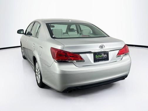 Classic Silver Metallic 2012 Toyota Avalon Base