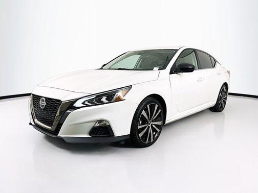2021 Nissan Altima SR FWD