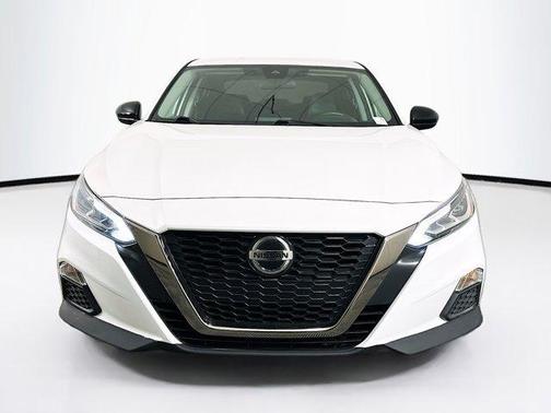 2021 Nissan Altima SR FWD