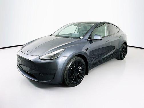 2022 Tesla Model Y Long Range Dual Motor All-Wheel Drive