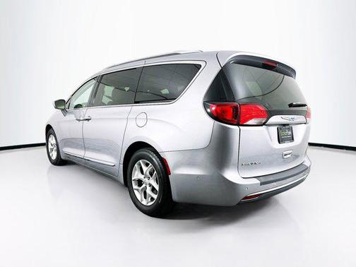 2018 Chrysler Pacifica Touring-L