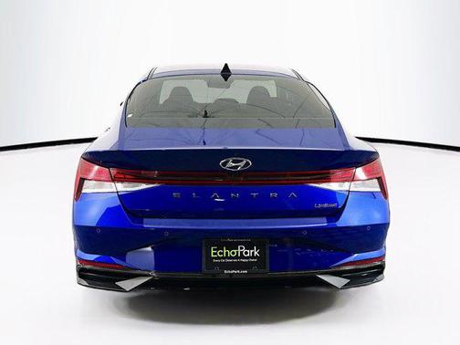 2022 Hyundai ELANTRA Limited