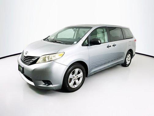 2011 Toyota Sienna LE