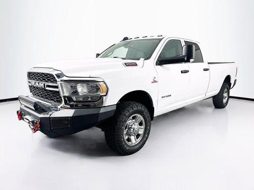 2022 RAM 3500 Tradesman Crew Cab 4x4 8' Box
