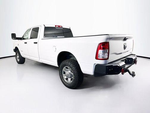 2022 RAM 3500 Tradesman Crew Cab 4x4 8' Box