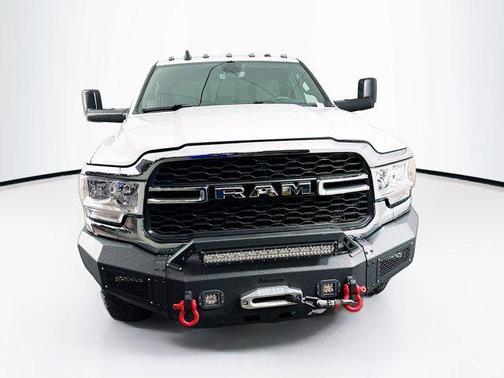 2022 RAM 3500 Tradesman Crew Cab 4x4 8' Box