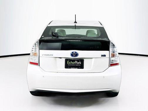 2010 Toyota Prius III