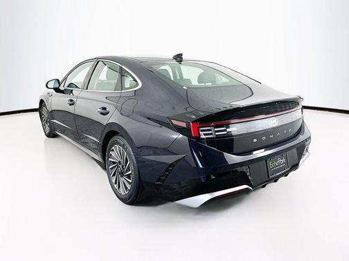 2025 Hyundai SONATA Hybrid SE